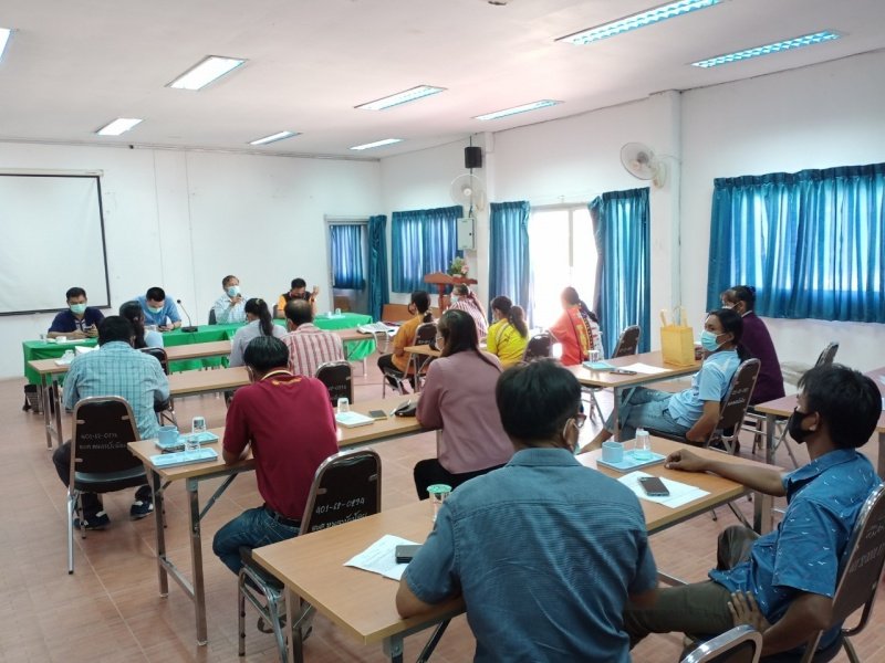 ประชุมสถานการณ์ควบคุมโรคโควิด-19 มีผู้นำในตำบลหนองบัวน้อย เจ้าหน้าที่สาธารณสุขตำบลหนองบัวน้อย ประธาน อสม. ประจำหมู่บ้านทั้ง 12 หมู่ ประชุมณ ห้องประชุมองค์การบริหารส่วนตำบหนองบัวน้อย เมื่อวันที่ 22 เมษายน 2564